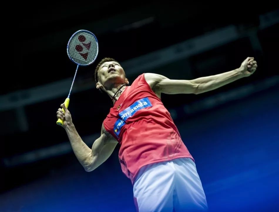 英雄致以由 英雄致以由